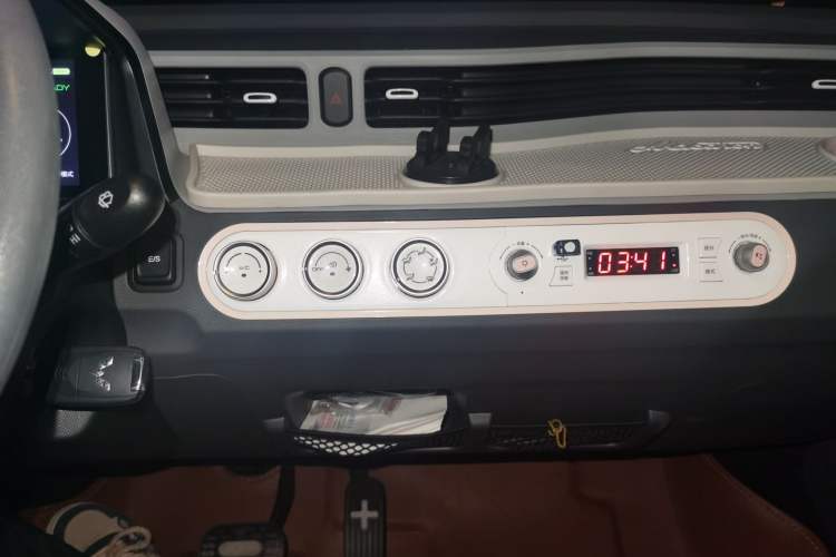Used Wuling Hongguang MINIEV 2021 Macaron Fashion Model Lithium Iron Phosphate Audio And AC Panel