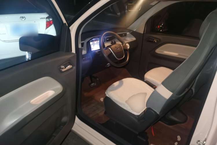 Used Wuling Hongguang MINIEV 2021 Macaron Fashion Model Lithium Iron Phosphate Driver Seat