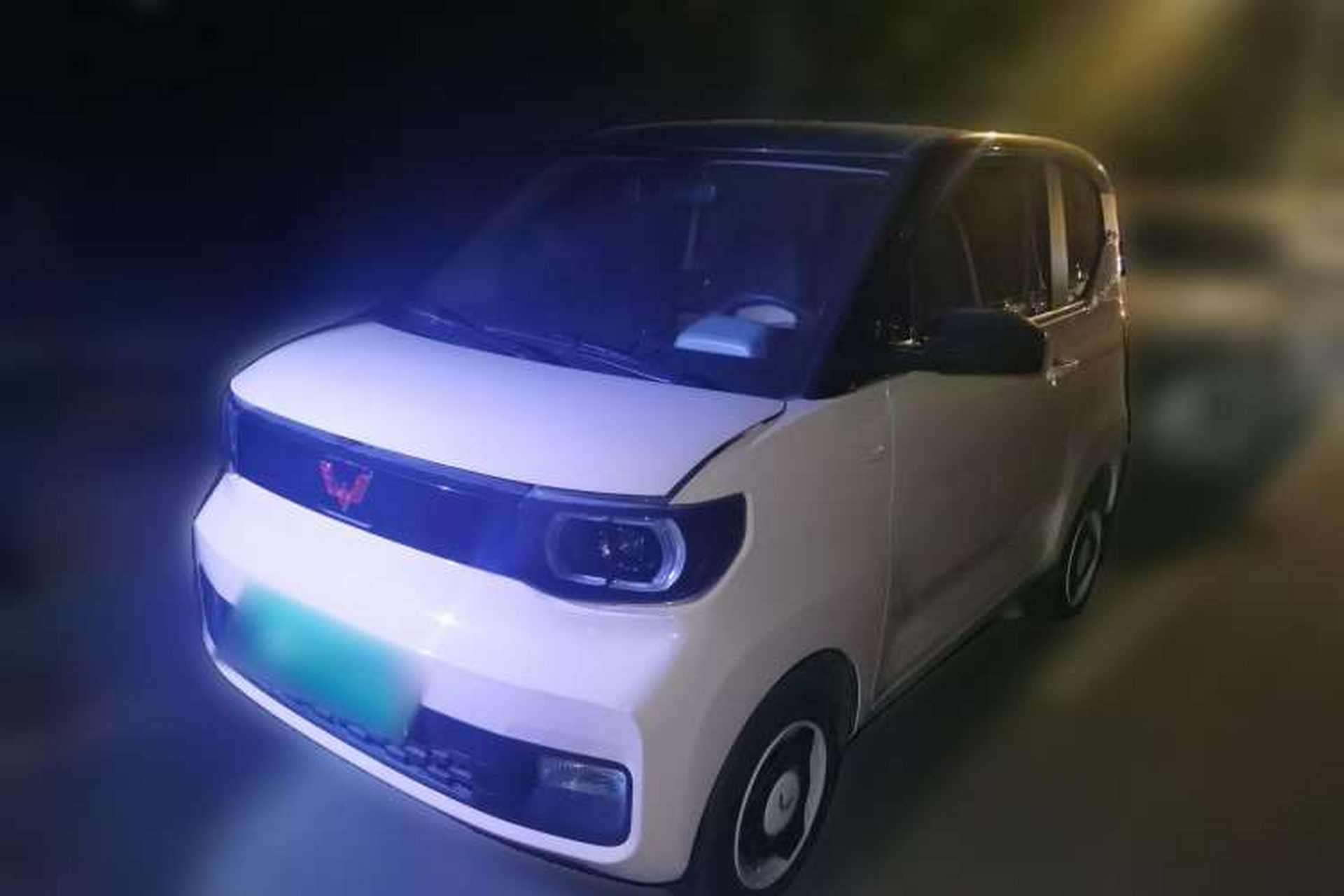 Used Wuling Hongguang MINIEV 2021 Macaron Fashion Model Lithium Iron Phosphate Front Left 45 Deg