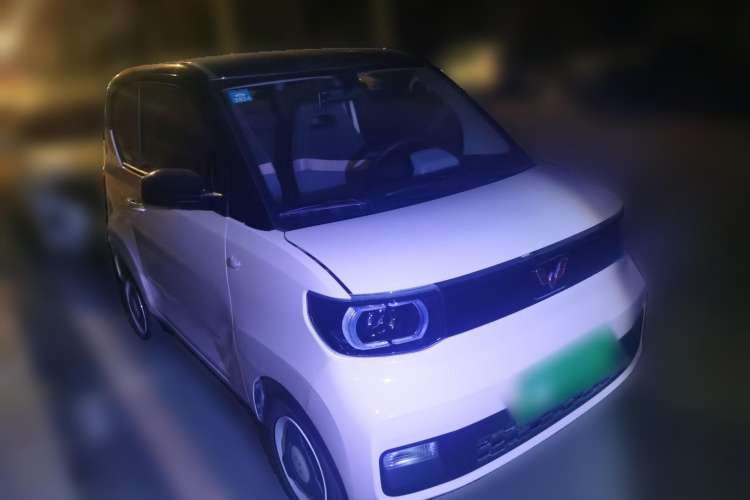 Used Wuling Hongguang MINIEV 2021 Macaron Fashion Model Lithium Iron Phosphate Front Right 45 Deg