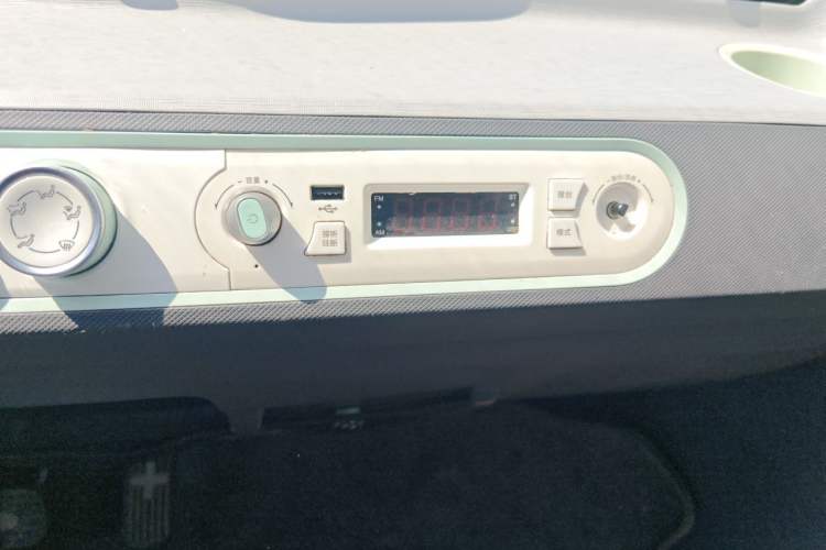 Used Wuling Hongguang MINIEV 2021 Macaron Fashion Model Lithium Iron Phosphate Audio And AC Panel
