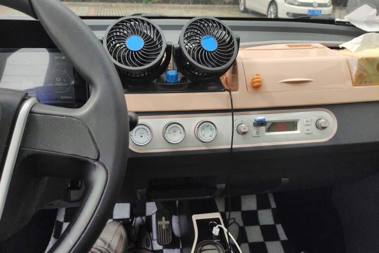 Used Wuling Hongguang MINIEV 2021 Macaron Premium Model – Lithium Iron Phosphate Audio And AC Panel