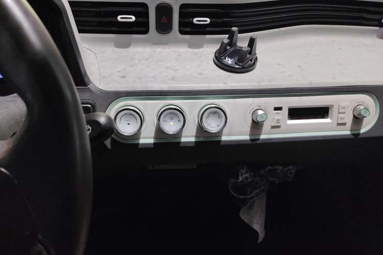 Used Wuling Hongguang MINIEV 2021 Macaron Fashion Model Lithium Iron Phosphate Audio And AC Panel