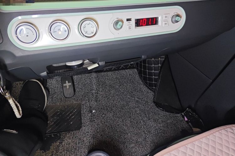 Used Wuling Hongguang MINIEV 2021 Macaron Premium Model – Lithium Iron Phosphate Audio And AC Panel