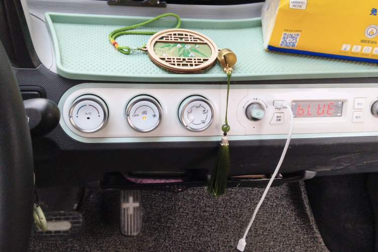 Used Wuling Hongguang MINIEV 2021 Macaron Premium Model – Lithium Iron Phosphate Audio And AC Panel