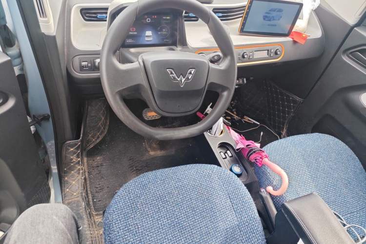 Used Wuling Hongguang MINIEV 2021 Macaron Fashion Edition Lithium-Ion Battery Center Console