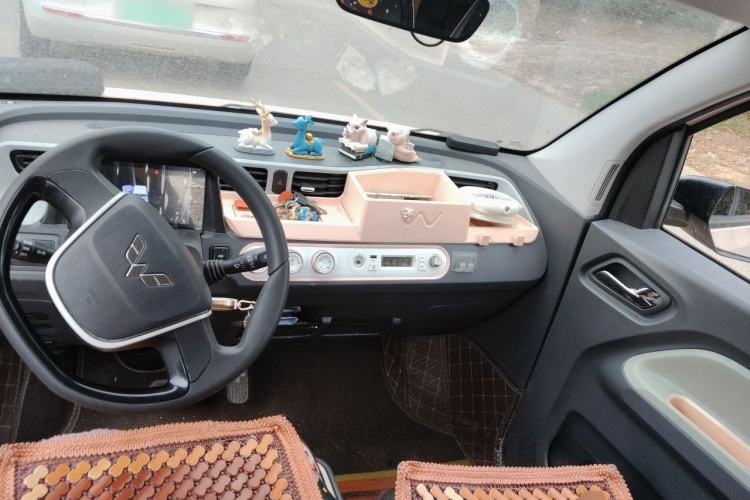 Used Wuling Hongguang MINIEV 2021 Macaron Fashion Edition Lithium-Ion Battery Center Console