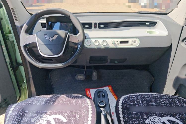 Used Wuling Hongguang MINIEV 2021 Macaron Fashion Model Lithium Iron Phosphate Center Console