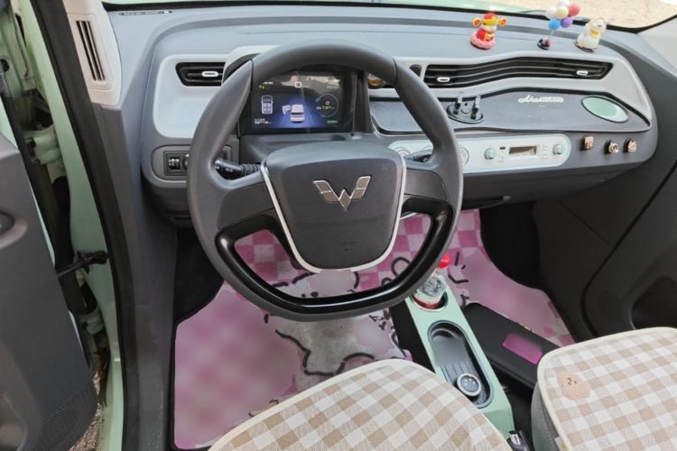 Used Wuling Hongguang MINIEV 2021 Macaron Premium Model – Lithium Iron Phosphate Center Console