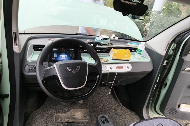 Used Wuling Hongguang MINIEV 2021 Macaron Premium Model – Lithium Iron Phosphate Center Console