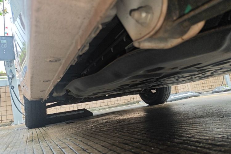 Used Wuling Hongguang MINIEV 2021 Macaron Sandwich Model 120 km Lithium Iron Phosphate Chassis Rear Left