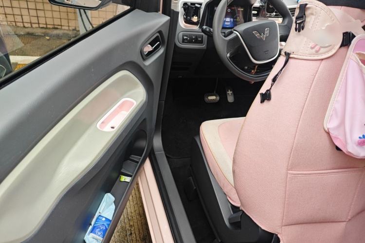 Used Wuling Hongguang MINIEV 2021 Macaron Sandwich Model 120 km Lithium Iron Phosphate Driver Seat