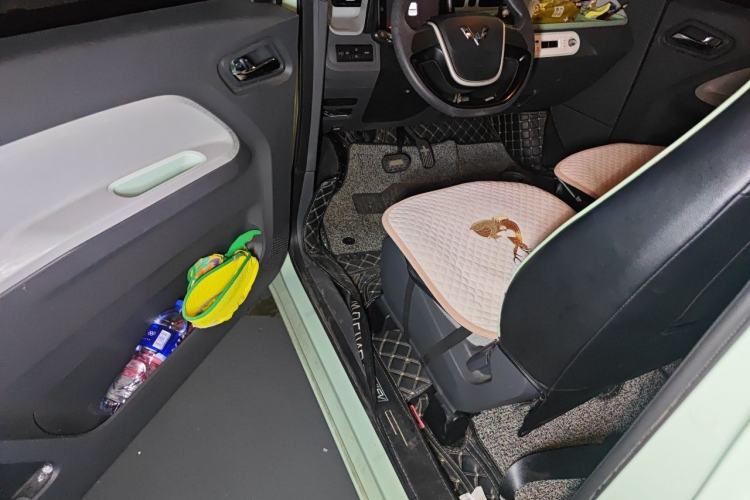 Used Wuling Hongguang MINIEV 2021 Macaron Premium Model – Lithium Iron Phosphate Driver Seat