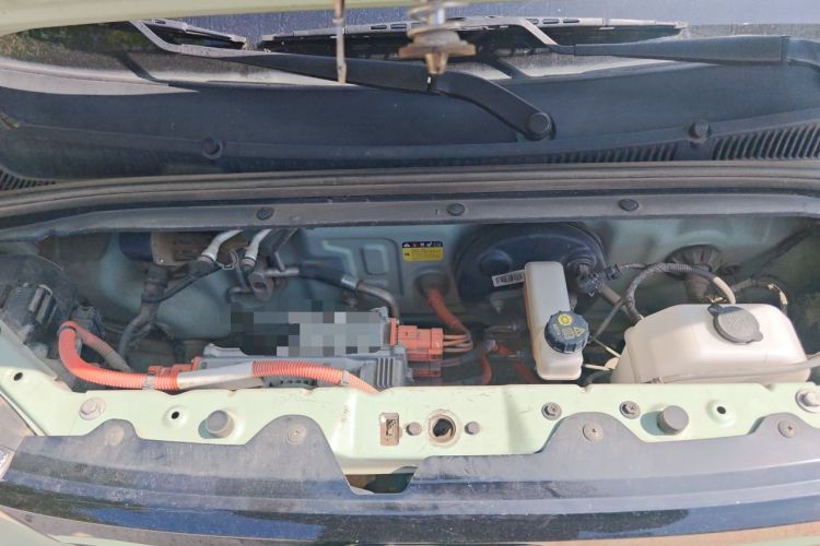 Used Wuling Hongguang MINIEV 2021 Macaron Fashion Model Lithium Iron Phosphate Engine Bay