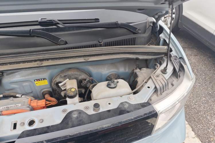 Used Wuling Hongguang MINIEV 2021 Macaron Fashion Edition Lithium-Ion Battery Engine Bay Left