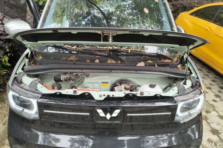 Used Wuling Hongguang MINIEV 2021 Macaron Fashion Edition Lithium-Ion Battery Engine Bay