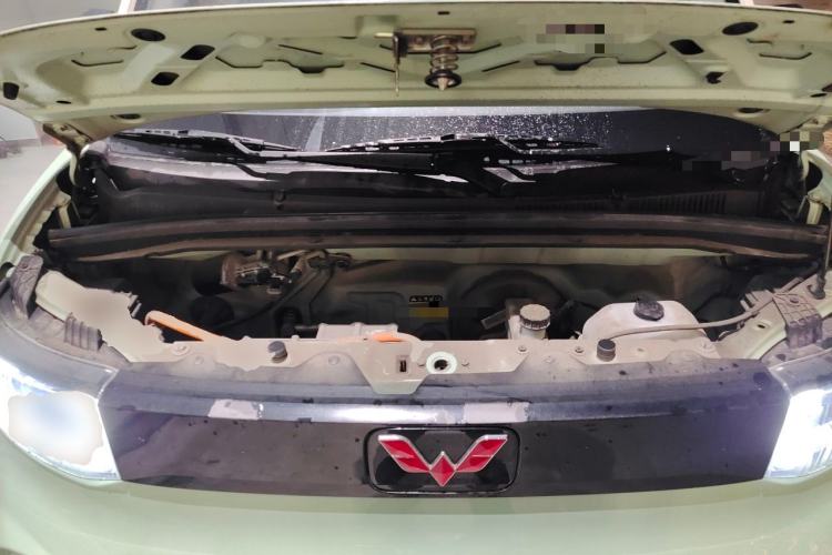 Used Wuling Hongguang MINIEV 2021 Macaron Fashion Model Lithium Iron Phosphate Engine Bay