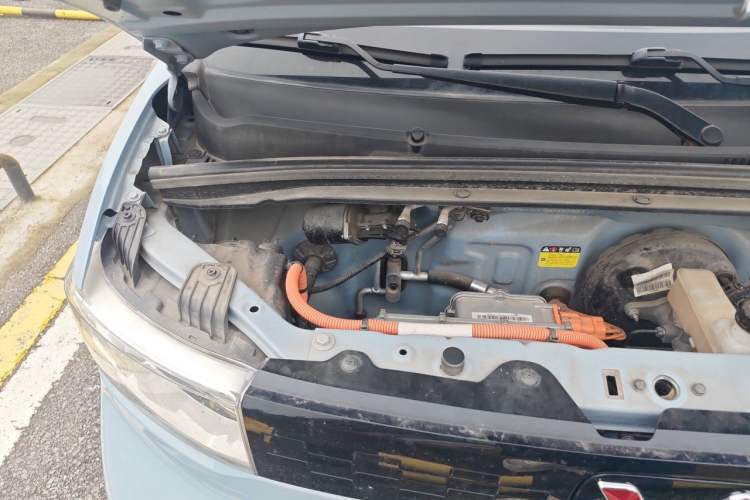 Used Wuling Hongguang MINIEV 2021 Macaron Fashion Edition Lithium-Ion Battery Engine Bay Right