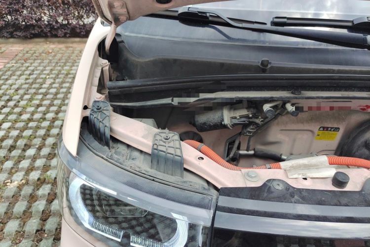 Used Wuling Hongguang MINIEV 2021 Macaron Premium Model – Lithium Iron Phosphate Engine Bay Right