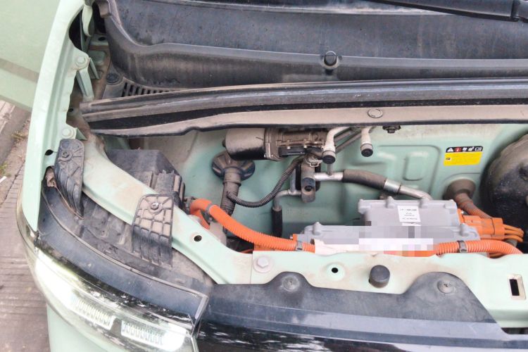 Used Wuling Hongguang MINIEV 2021 Macaron Premium Model – Lithium Iron Phosphate Engine Bay Right