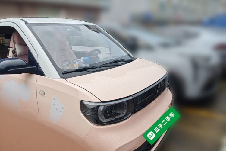 Used Wuling Hongguang MINIEV 2021 Macaron Sandwich Model 120 km Lithium Iron Phosphate Front Right 45 Deg