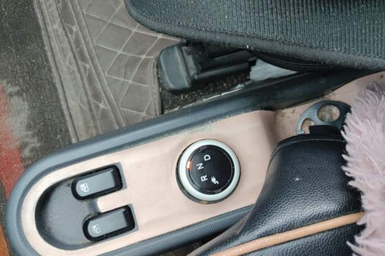 Used Wuling Hongguang MINIEV 2021 Macaron Fashion Edition Lithium-Ion Battery Gear Lever