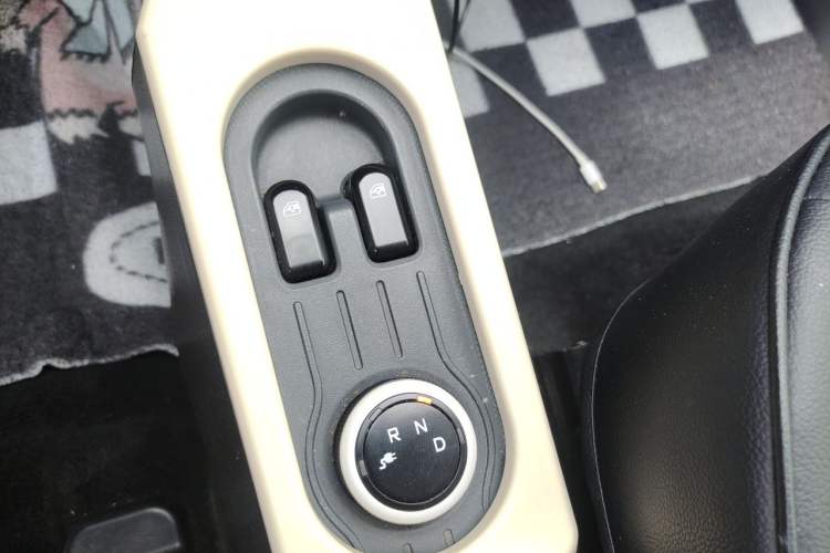 Used Wuling Hongguang MINIEV 2021 Macaron Premium Model – Lithium Iron Phosphate Gear Lever