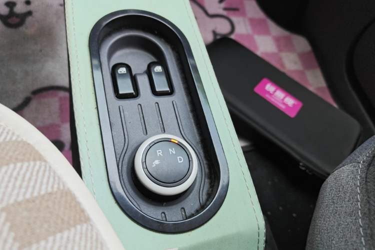 Used Wuling Hongguang MINIEV 2021 Macaron Premium Model – Lithium Iron Phosphate Gear Lever