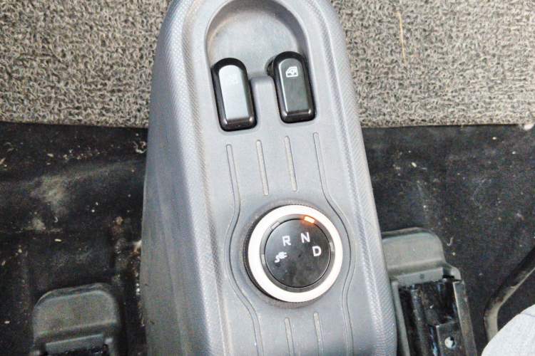 Used Wuling Hongguang MINIEV 2021 Macaron Premium Model – Lithium Iron Phosphate Gear Lever