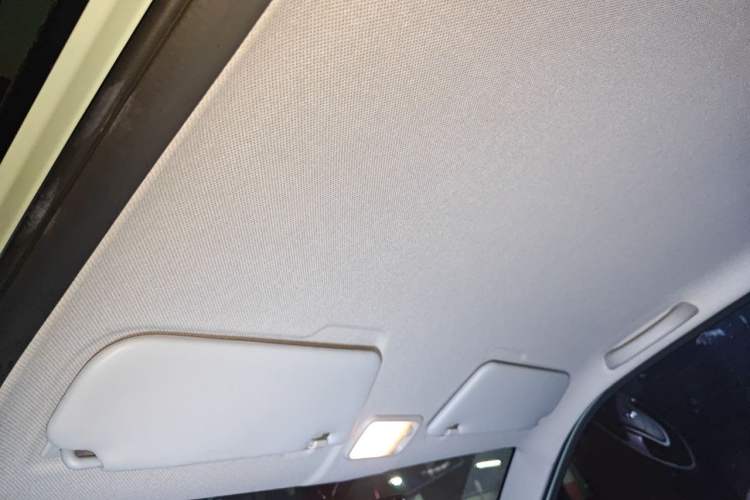 Used Wuling Hongguang MINIEV 2021 Macaron Premium Model – Lithium Iron Phosphate Headliner