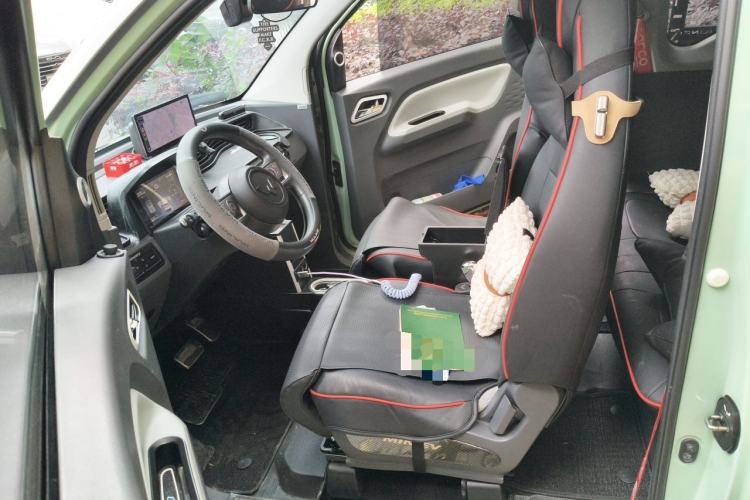 Used Wuling Hongguang MINIEV 2021 Macaron Fashion Edition Lithium-Ion Battery Left Front Seat