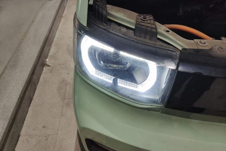 Used Wuling Hongguang MINIEV 2021 Macaron Fashion Model Lithium Iron Phosphate Right Front Headlight