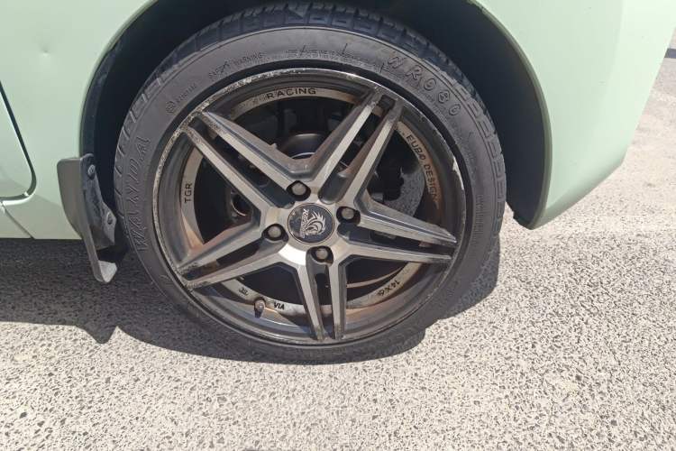 Used Wuling Hongguang MINIEV 2021 Macaron Premium Model – Lithium Iron Phosphate Right Front Wheel Hub