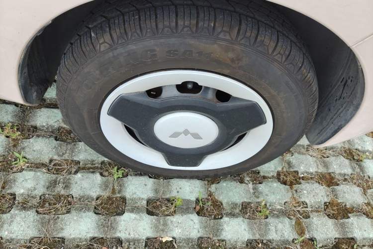 Used Wuling Hongguang MINIEV 2021 Macaron Premium Model – Lithium Iron Phosphate Right Front Wheel Hub