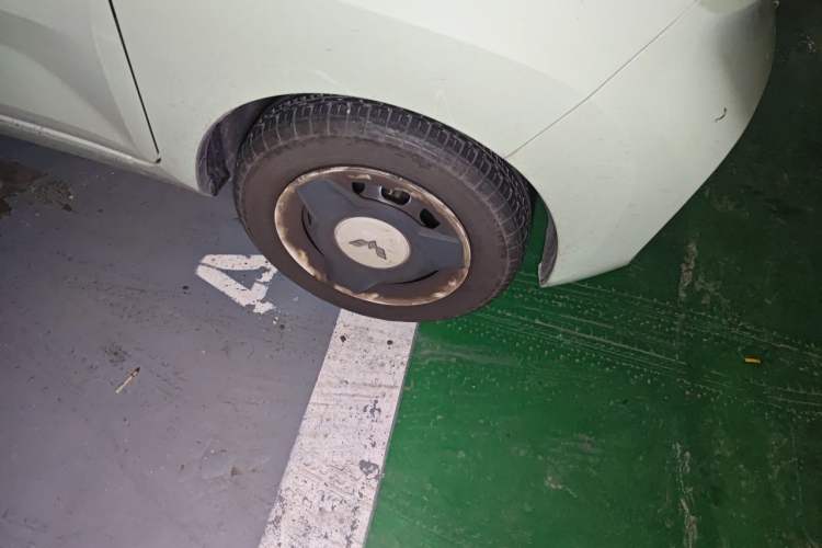 Used Wuling Hongguang MINIEV 2021 Macaron Premium Model – Lithium Iron Phosphate Right Front Wheel Hub
