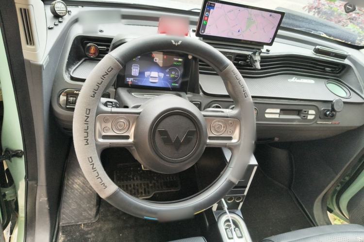 Used Wuling Hongguang MINIEV 2021 Macaron Fashion Edition Lithium-Ion Battery Steering Wheel