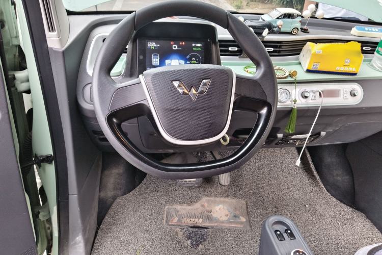 Used Wuling Hongguang MINIEV 2021 Macaron Premium Model – Lithium Iron Phosphate Steering Wheel