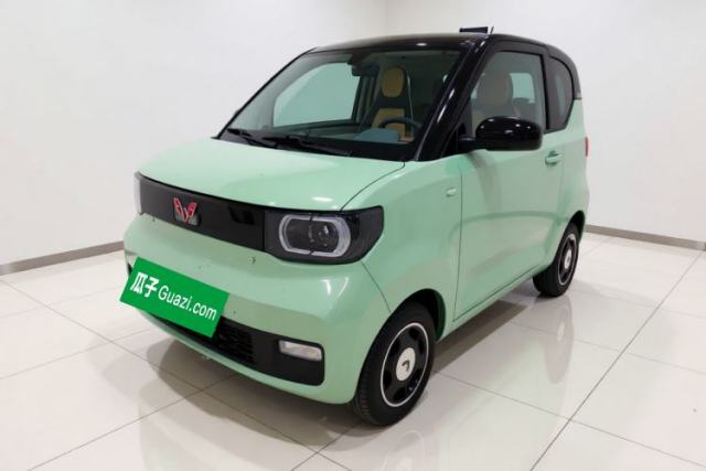 Ojetý Wuling Hongguang MINIEV 2021 Macaron Premium Model – Lithium Iron Phosphate