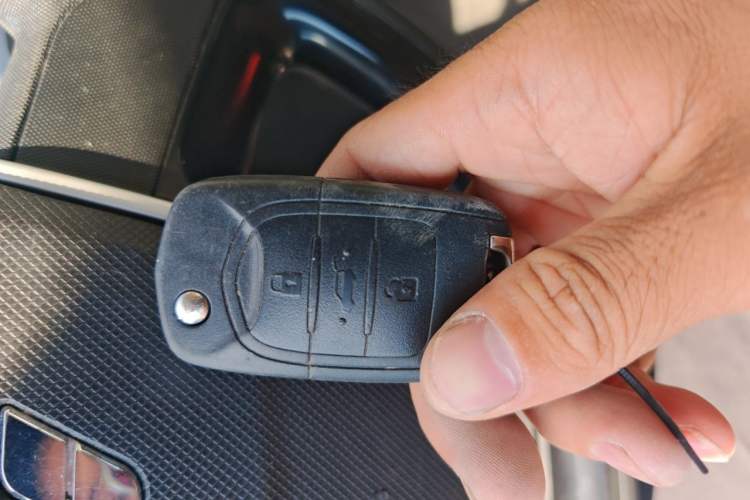 Used Wuling Hongguang MINIEV 2021 Macaron Fashion Model Lithium Iron Phosphate Vehicle Key