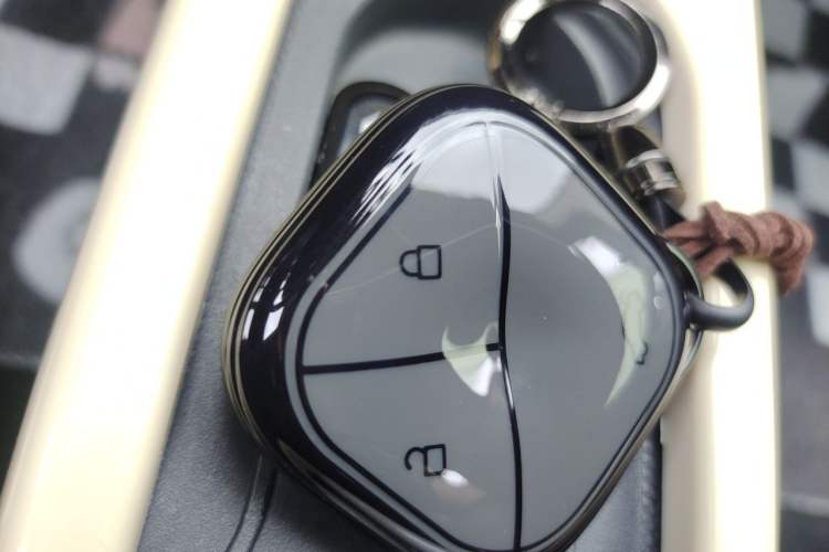 Used Wuling Hongguang MINIEV 2021 Macaron Premium Model – Lithium Iron Phosphate Vehicle Key
