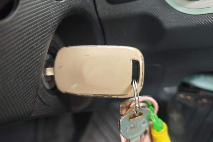 Used Wuling Hongguang MINIEV 2021 Macaron Fashion Model Lithium Iron Phosphate Vehicle Key