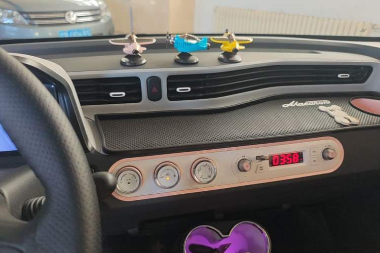 Used Wuling Hongguang MINIEV 2021 Macaron Fashion Model Lithium Iron Phosphate Audio And AC Panel