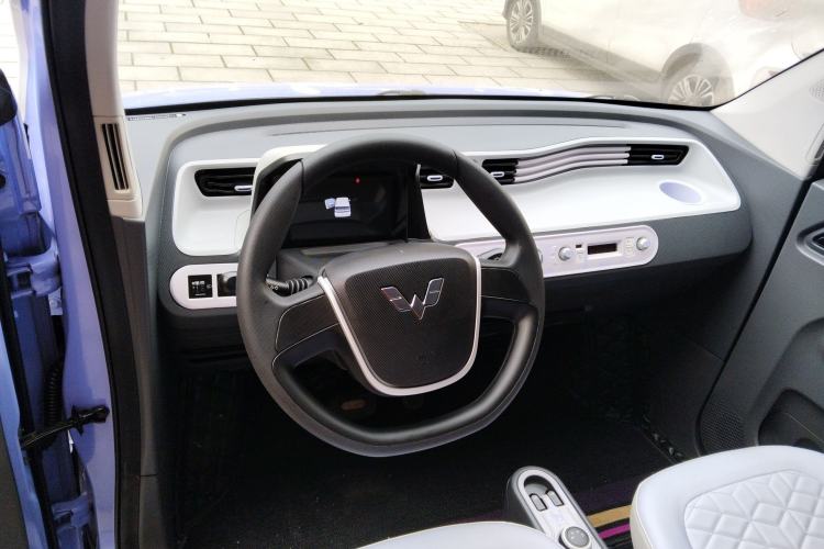 Used Wuling Hongguang MINIEV 2021 Macaron Fashion Edition Lithium-Ion Battery Center Console