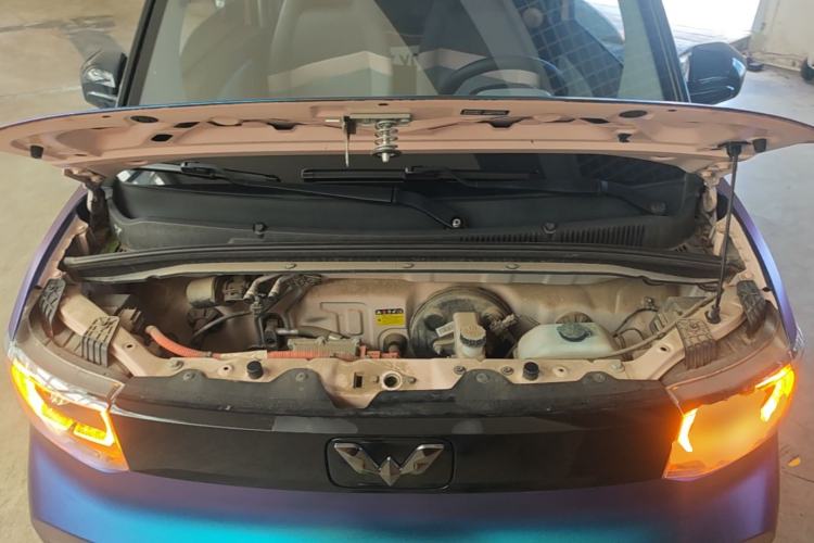 Used Wuling Hongguang MINIEV 2021 Macaron Fashion Model Lithium Iron Phosphate Engine Bay