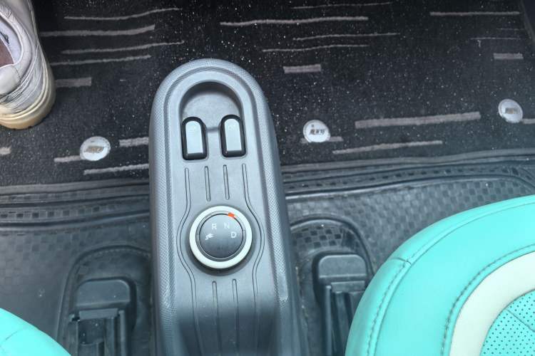 Used Wuling Hongguang MINIEV 2021 Macaron Premium Model – Lithium Iron Phosphate Gear Lever