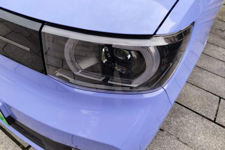 Used Wuling Hongguang MINIEV 2021 Macaron Fashion Edition Lithium-Ion Battery Left Front Headlight
