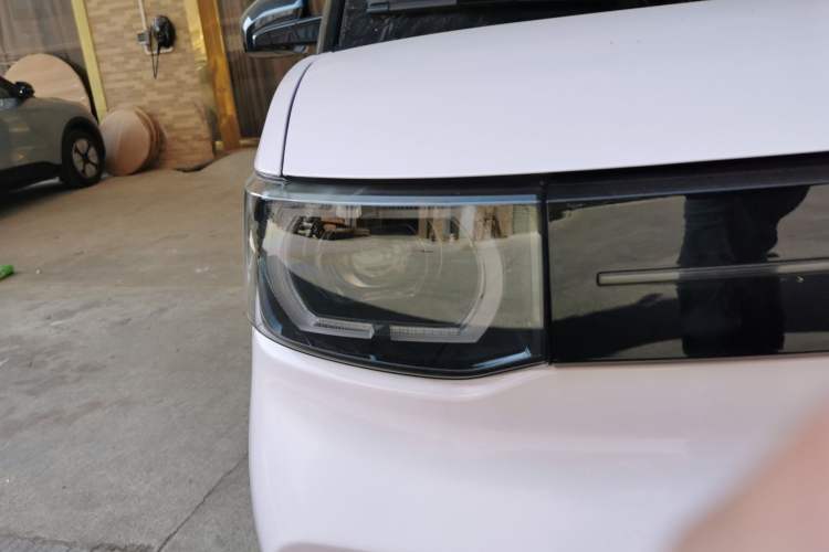 Used Wuling Hongguang MINIEV 2021 Macaron Premium Model – Lithium Iron Phosphate Right Front Headlight