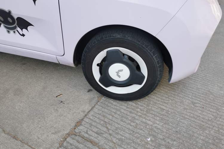Used Wuling Hongguang MINIEV 2021 Macaron Premium Model – Lithium Iron Phosphate Right Front Wheel Hub
