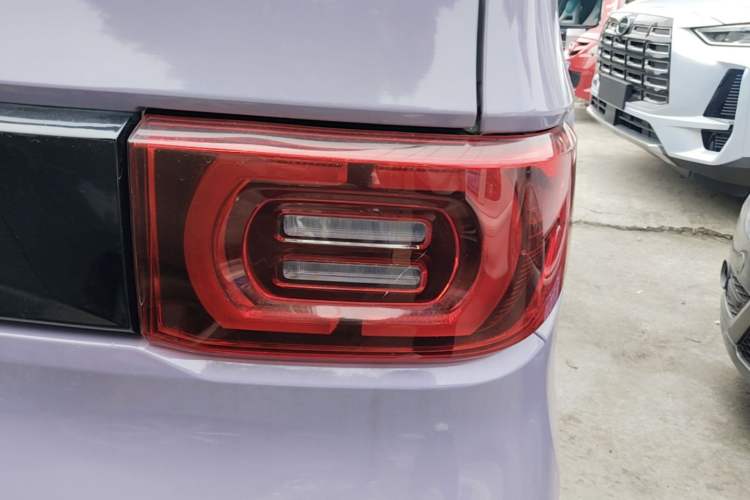 Used Wuling Hongguang MINIEV 2021 Macaron Premium Model – Lithium Iron Phosphate Right Rear Taillight
