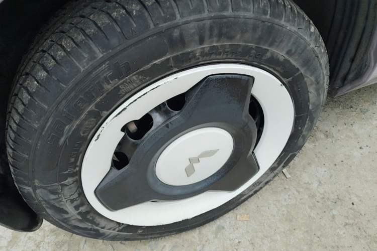 Used Wuling Hongguang MINIEV 2021 Macaron Premium Model – Lithium Iron Phosphate Right Rear Wheel Hub